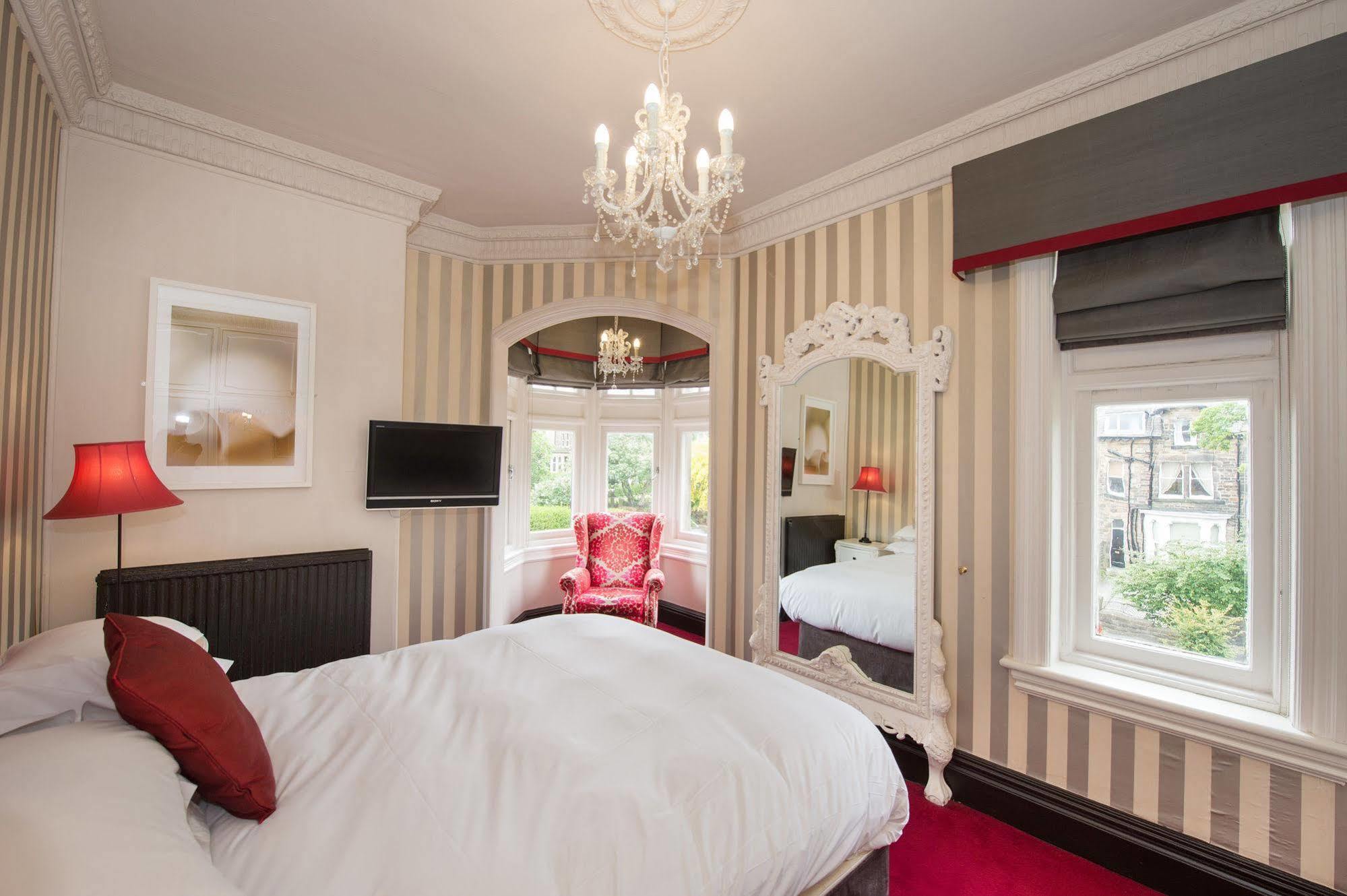 Balmoral Hotel Харогейт Екстериор снимка