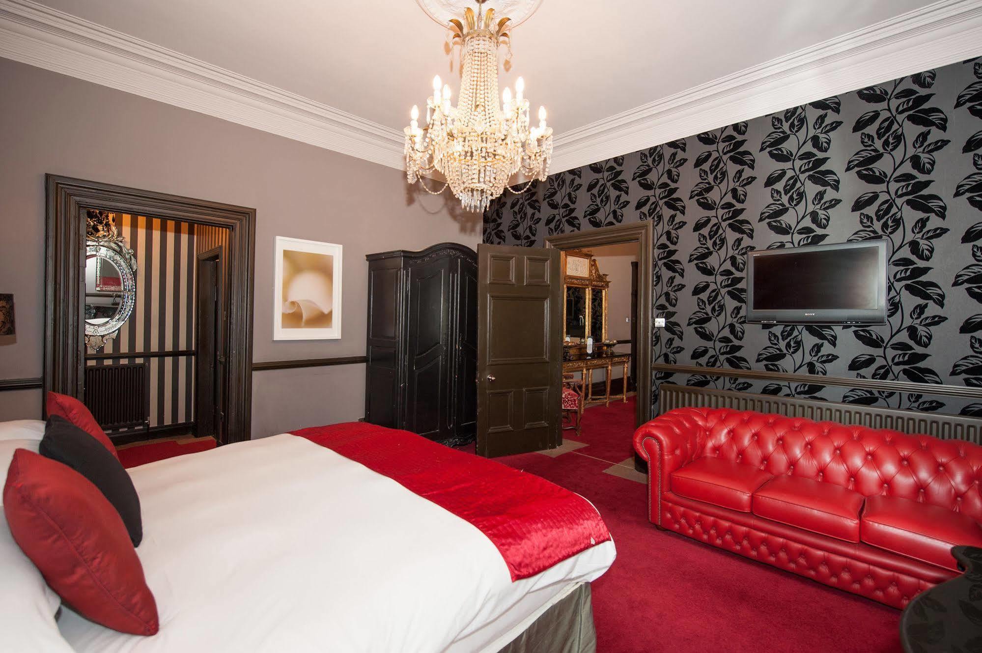Balmoral Hotel Харогейт Екстериор снимка